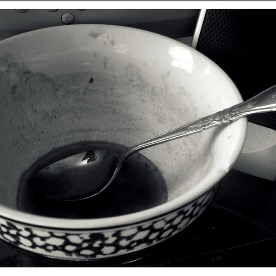 Choose Dinnerware for Everyday and Holidays